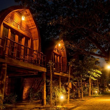 Bamboo Bungalow Kampot Buitenkant foto